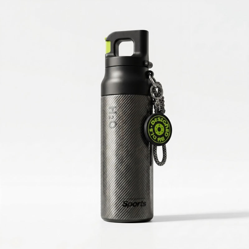 Black ribbed water bottle with quick-open lid, chain keyring, 580 ml