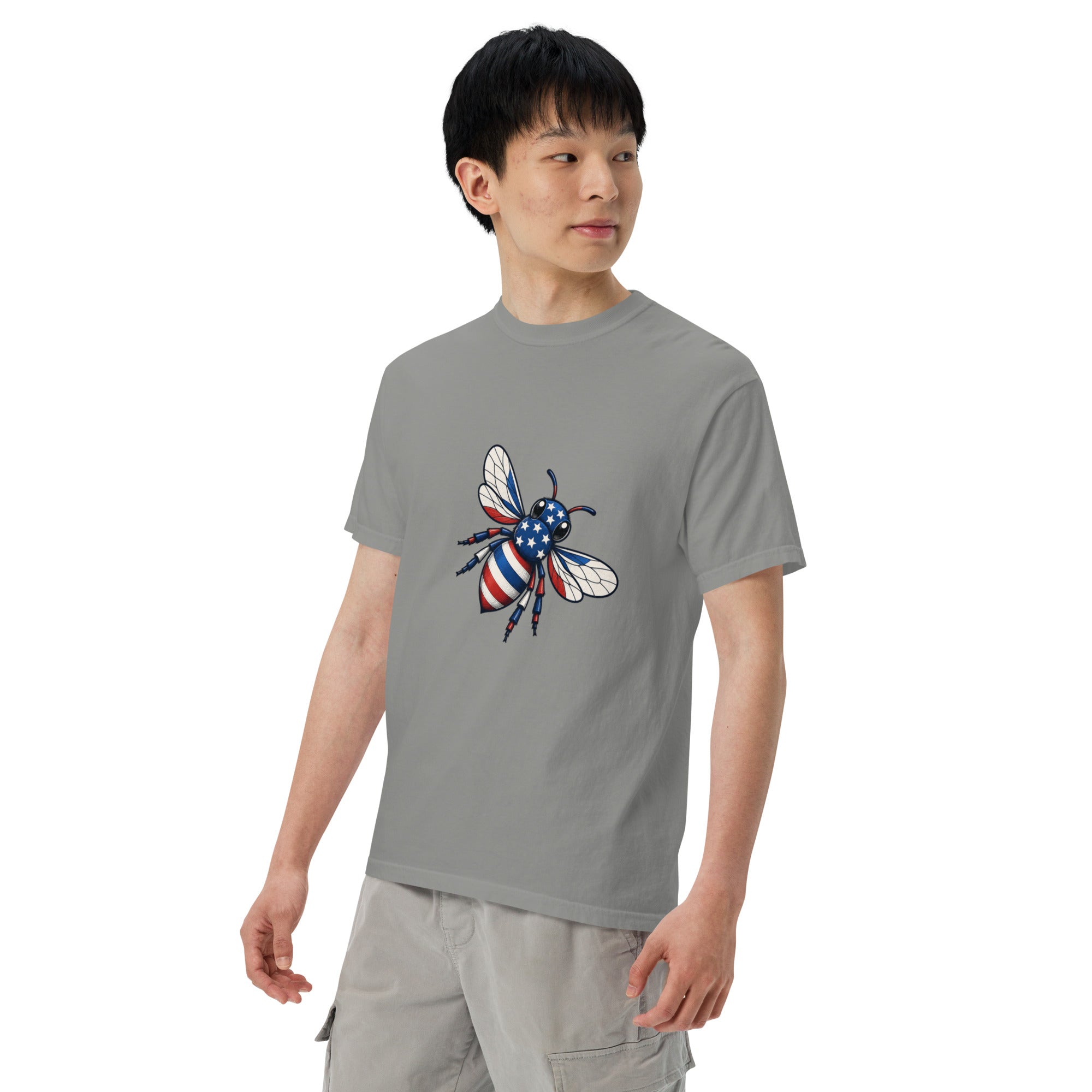 Grey unisex heavyweight T-shirt with front bee graphic and crew neck