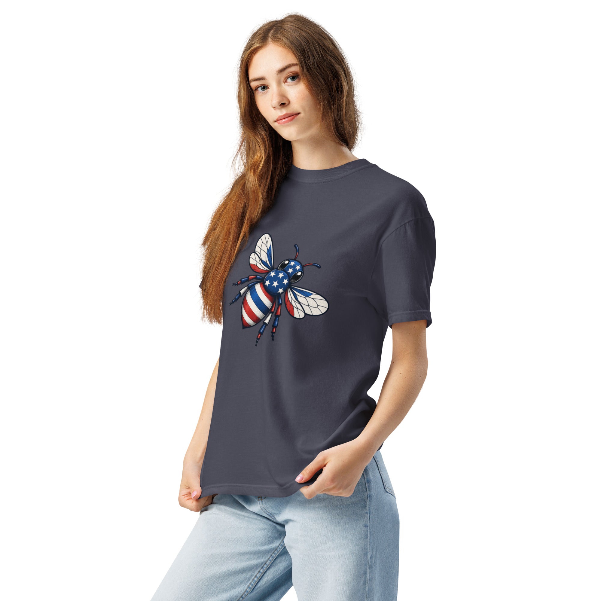 Heavyweight unisex T-shirt, dark gray-blue, short sleeves, bee graphic on front