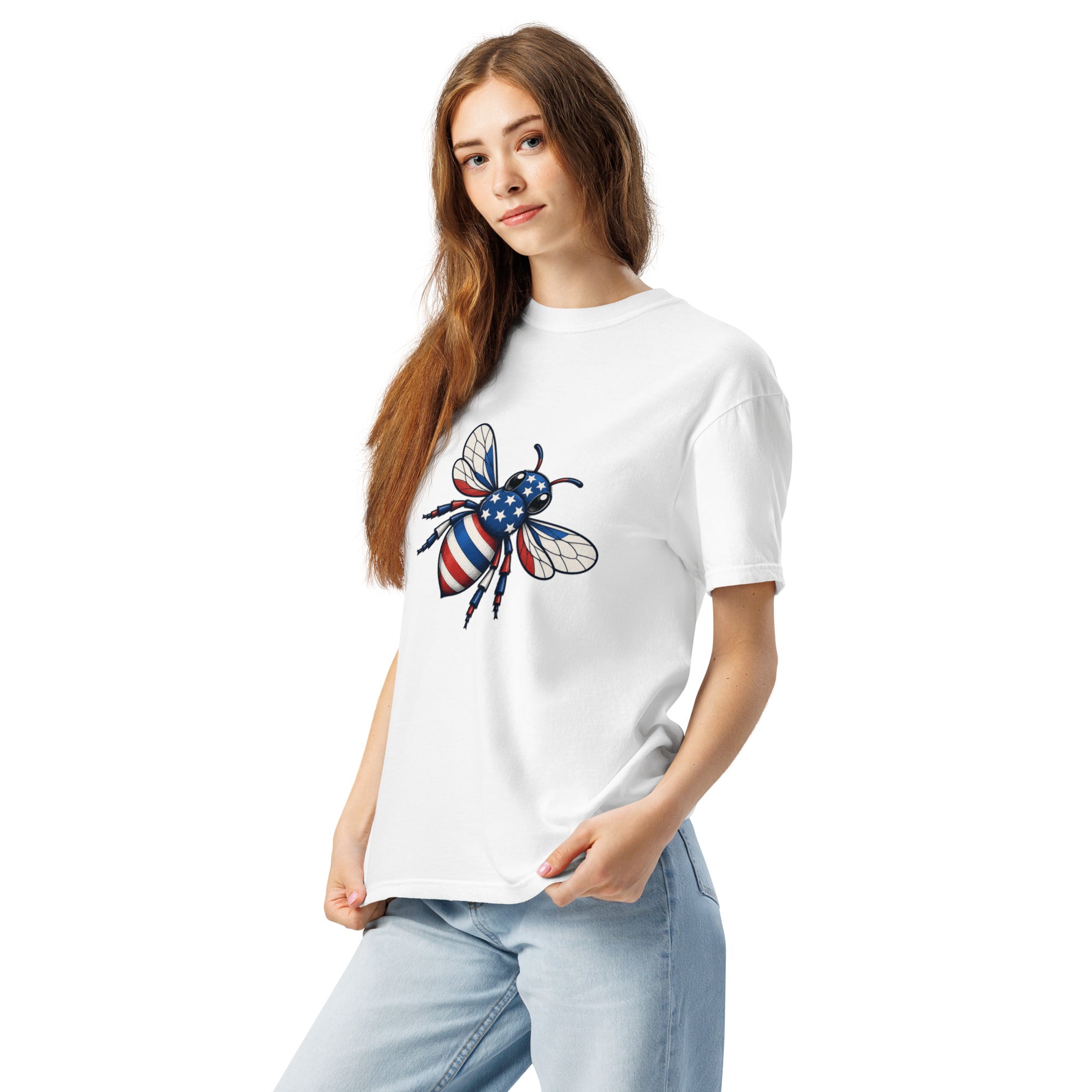 Unisex heavyweight T-shirt in white with bee graphic on the chest